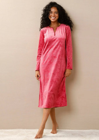 Dlouhá velurová noční košile