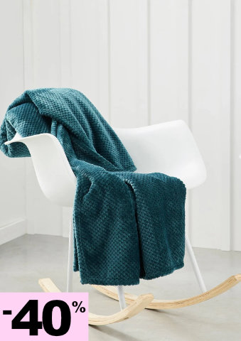 Fleecový žabičkovaný pléd