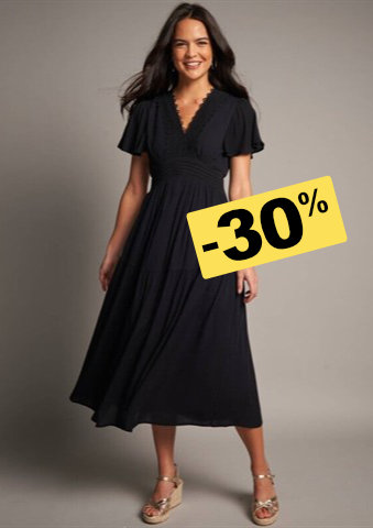 Rozšířené kreponové dlouhé šaty s macramé