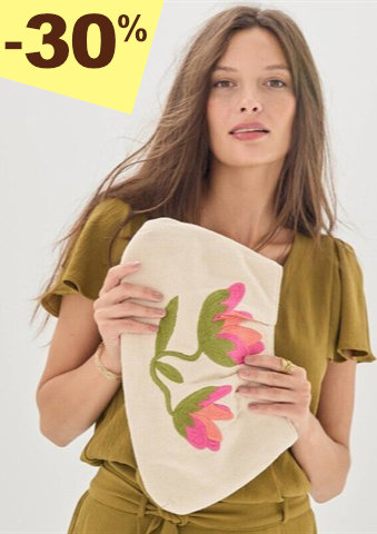 Kabelka s výšivkou květin